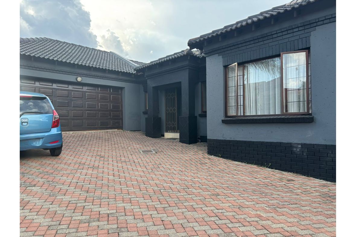 Thatchfield Estate, South Africa