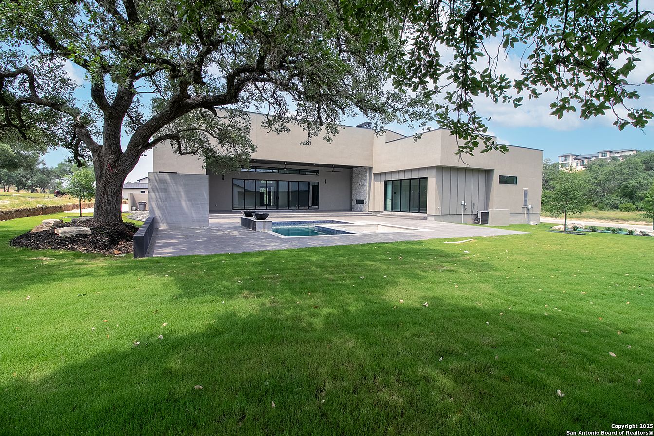 11019 Porter Springs