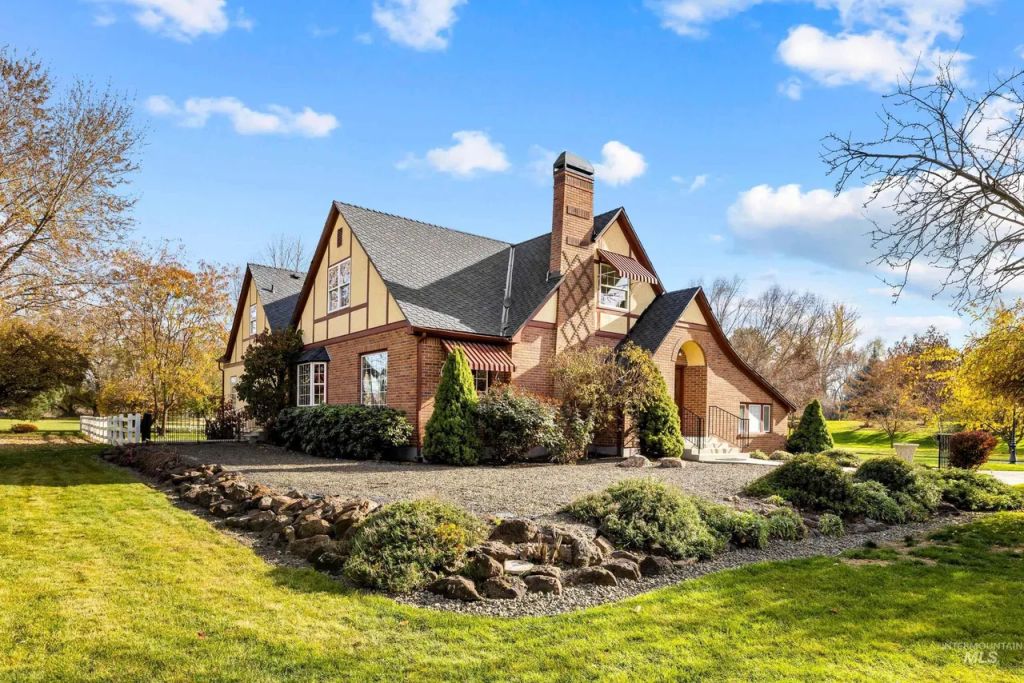 132, N Sierra View Way