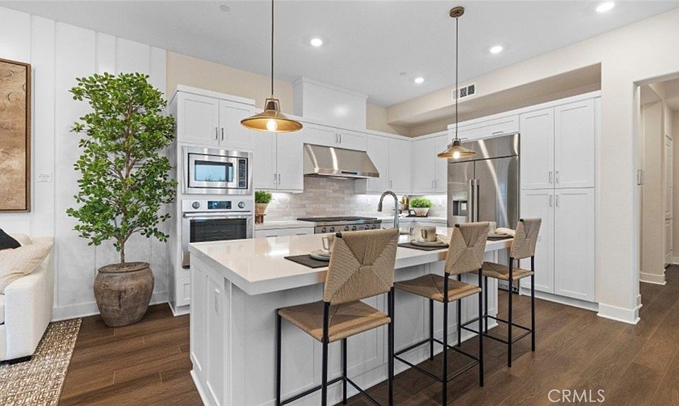 408 Treble, Irvine, CA 92618