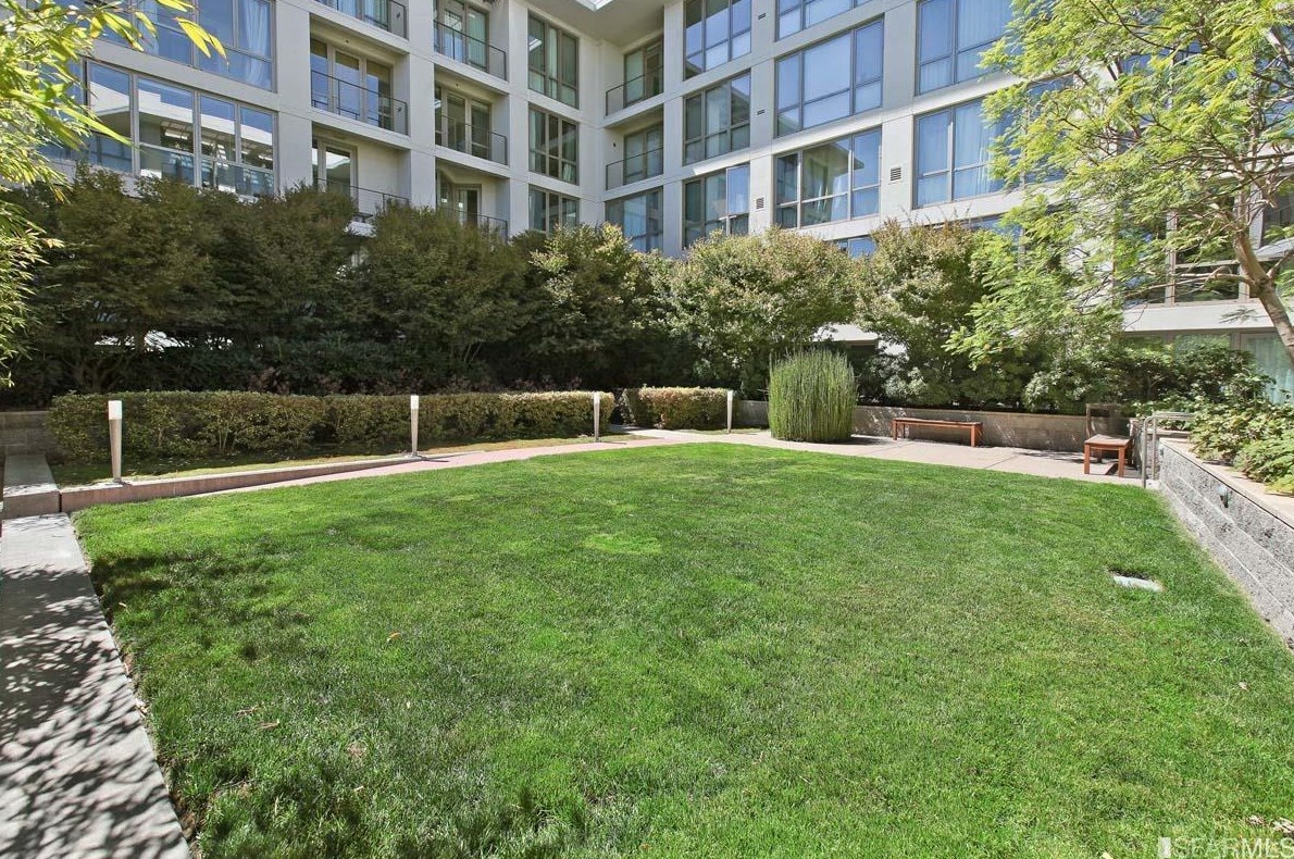255 Berry St #703 San Francisco, CA 94158